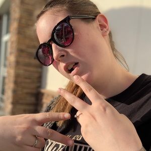 Meet your Posher, Abigail